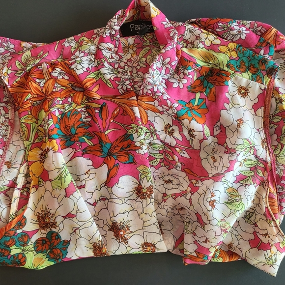 Papillon Blanc $6 Sleeveless Blouse - Wrap - Picture 4 of 10